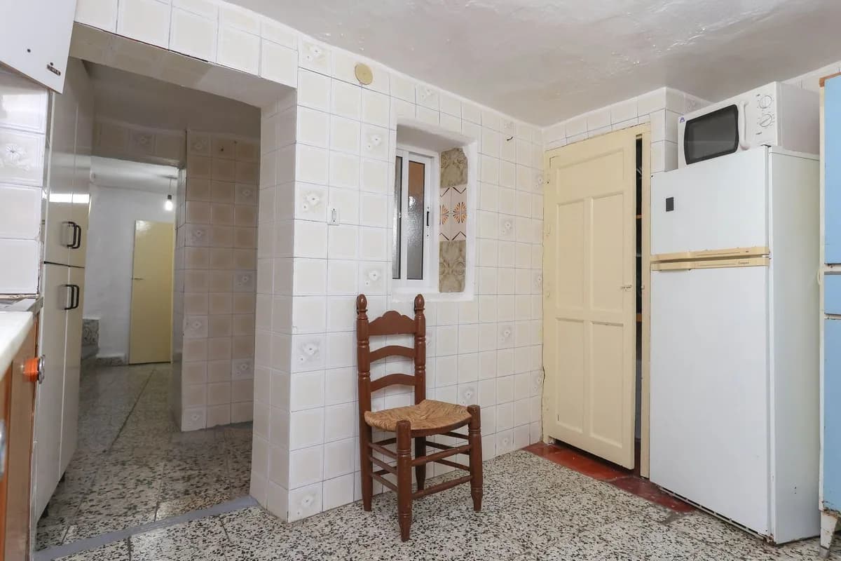 6 Bedroom Townhouse for Sale in Tolox, Málaga - Image 8