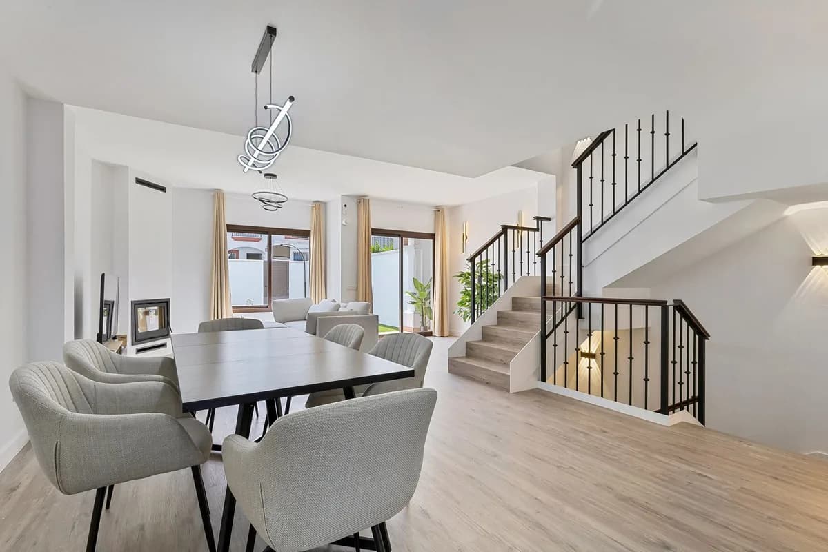 5 Bedroom Townhouse for Sale in Casares Playa, Málaga