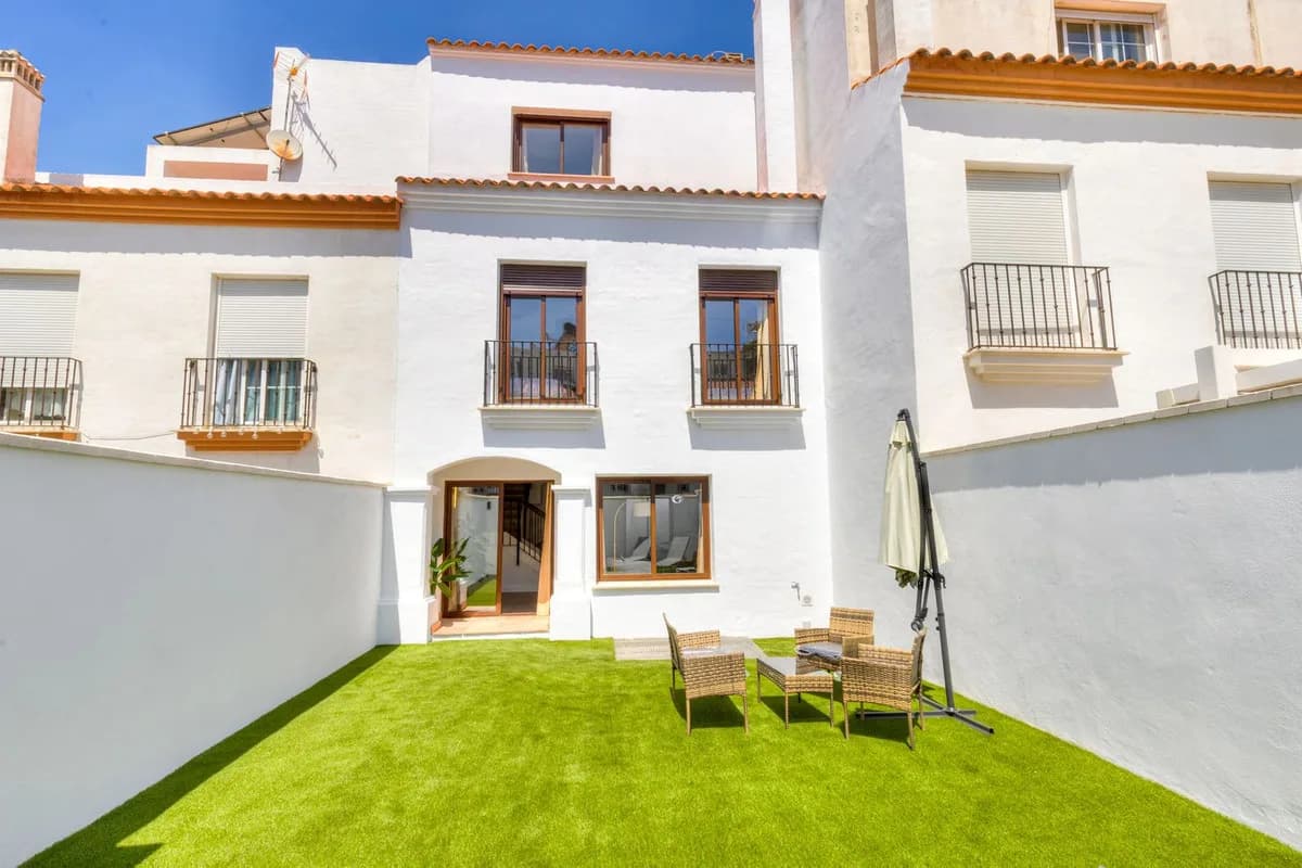 5 Bedroom Townhouse for Sale in Casares Playa, Málaga - Image 3