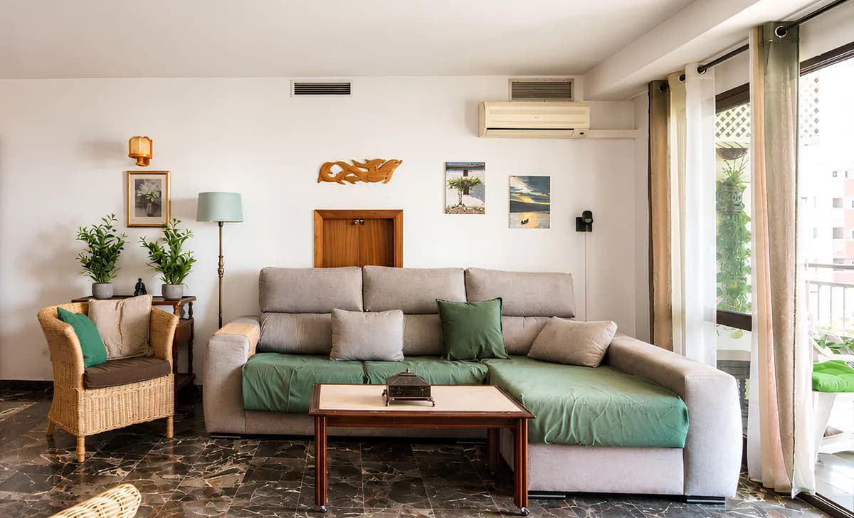 2 Bedroom Middle Floor Apartment for Sale in Fuengirola, Málaga - Image 9