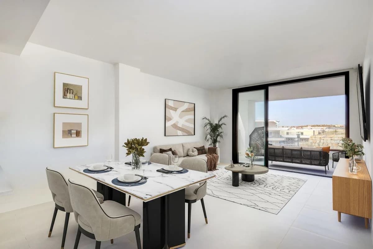 3 Bedroom Middle Floor Apartment for Sale in Fuengirola, Málaga - Image 6