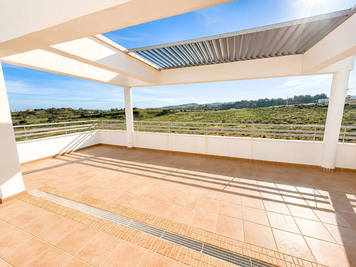 5 Bedroom Penthouse Duplex for Sale in La Cala de Mijas, Málaga - Image 5