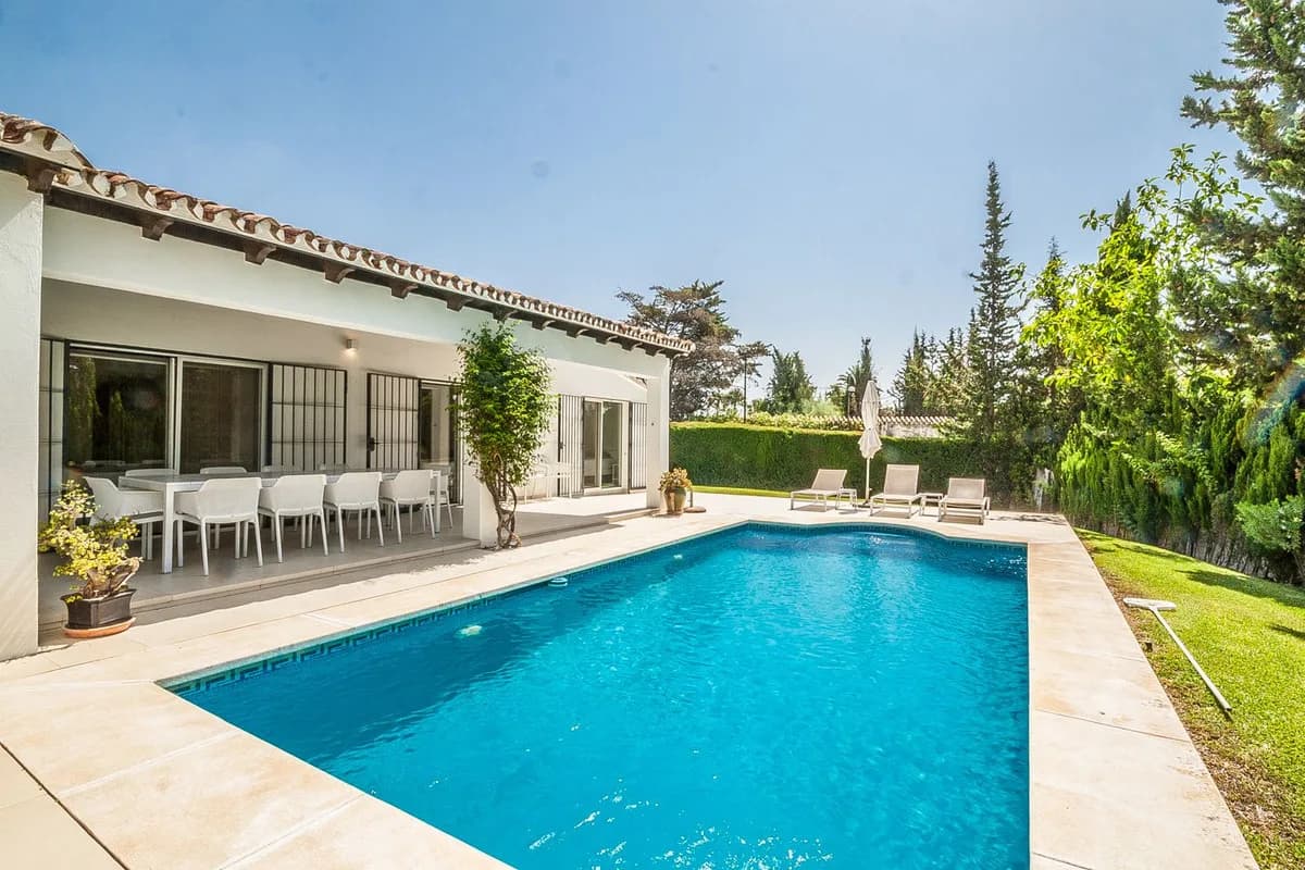 5 Bedroom Detached Villa for Sale in Elviria, Málaga - Image 2