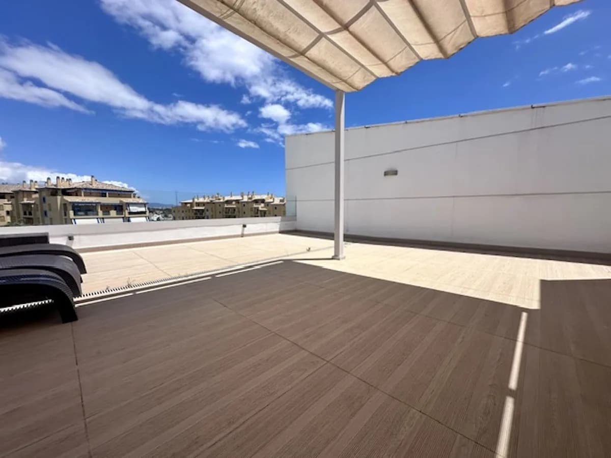 3 Bedroom Penthouse Duplex for Sale in Marbella, Málaga - Image 9