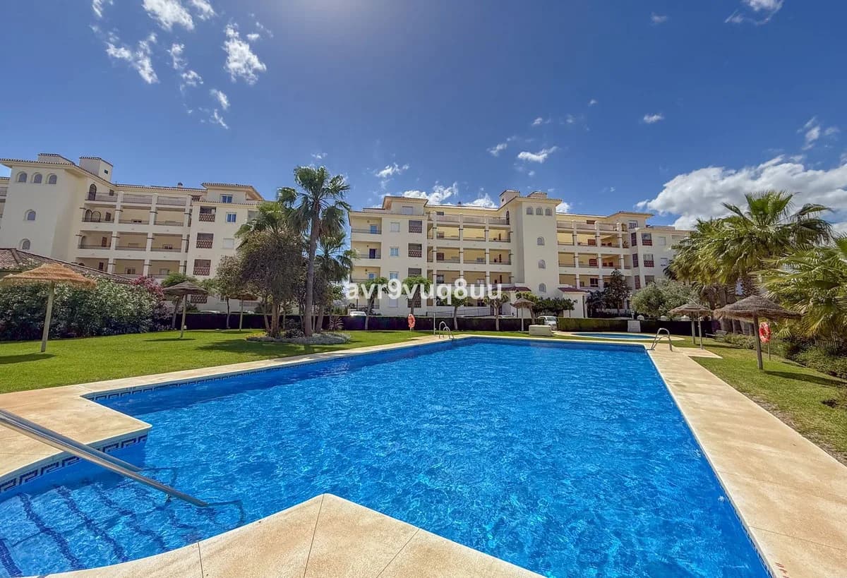 2 Bedroom Middle Floor Apartment for Sale in La Cala Hills, Málaga