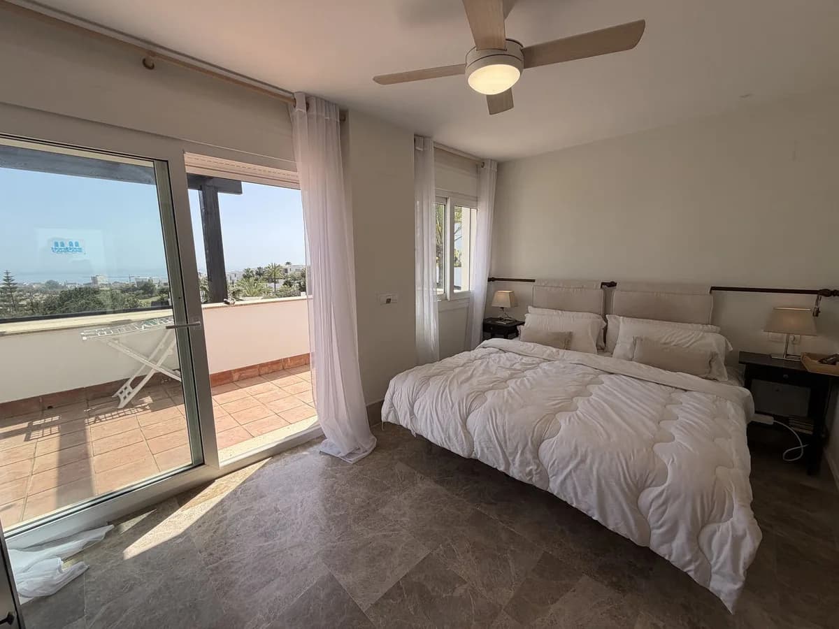 3 Bedroom Semi-Detached House for Sale in Santa Clara, Málaga - Image 7