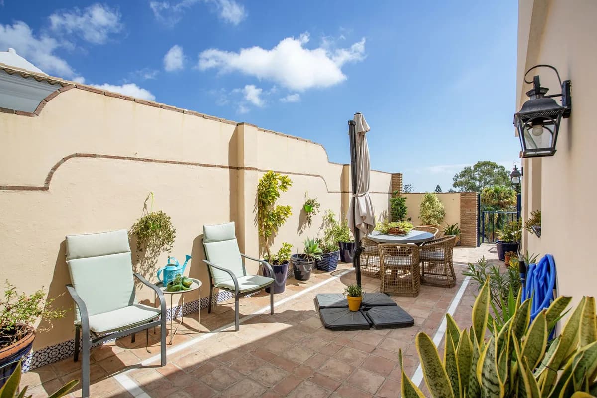 3 Bedroom Semi-Detached House for Sale in Benalmadena, Málaga - Image 4