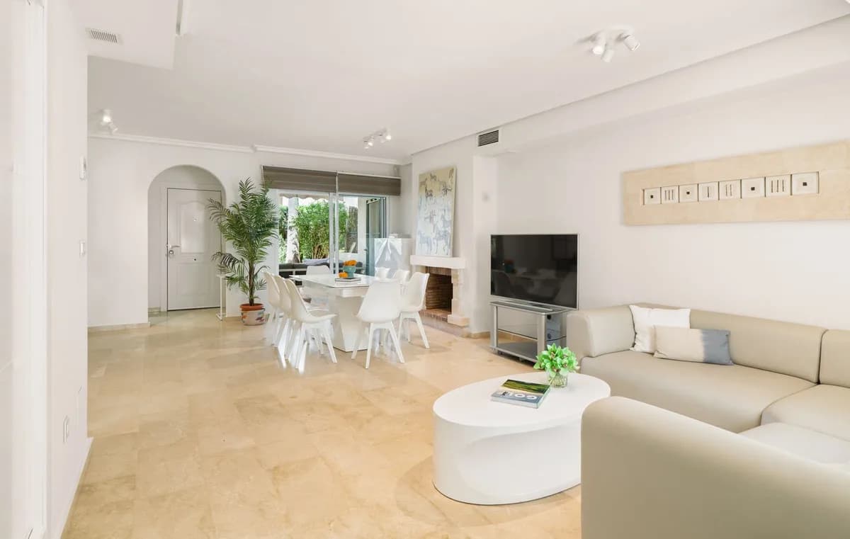 4 Bedroom Townhouse for Sale in Costabella, Málaga - Image 5