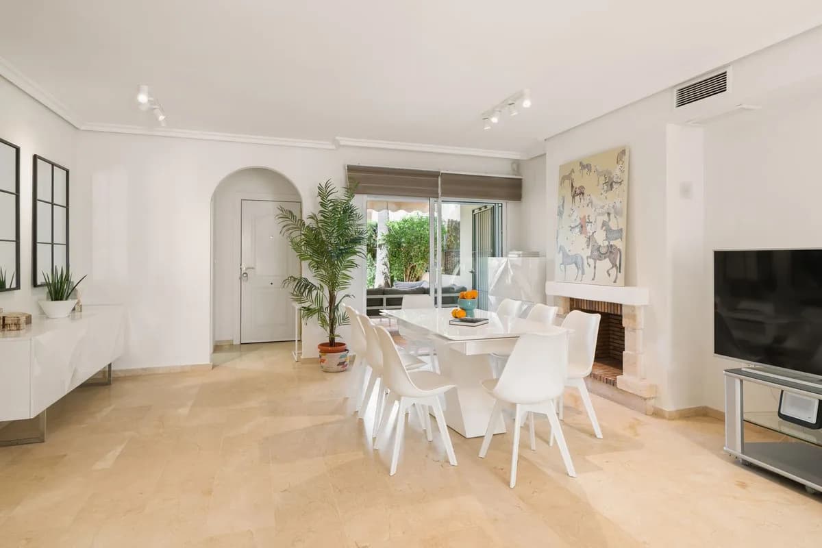 4 Bedroom Townhouse for Sale in Costabella, Málaga - Image 6