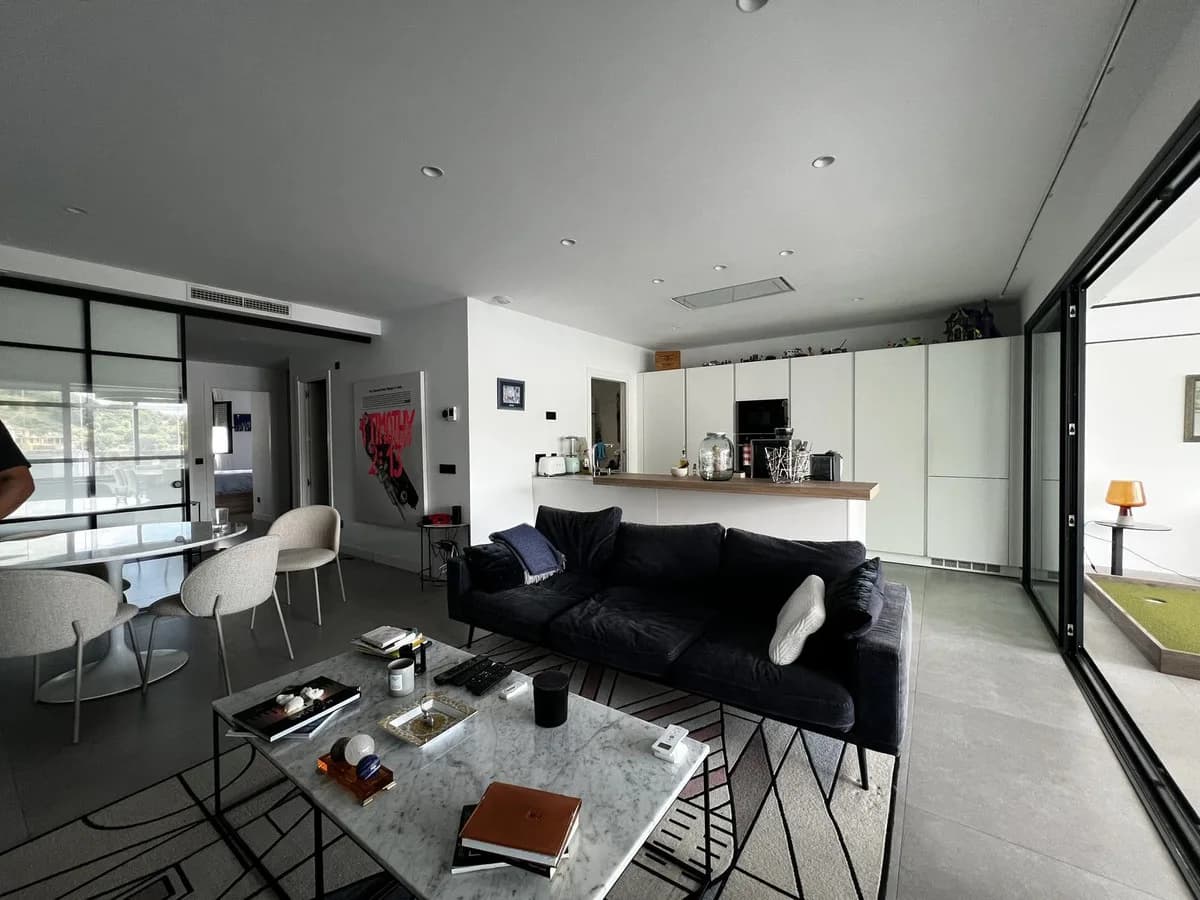 2 Bedroom Middle Floor Apartment for Sale in Estepona, Málaga - Image 7