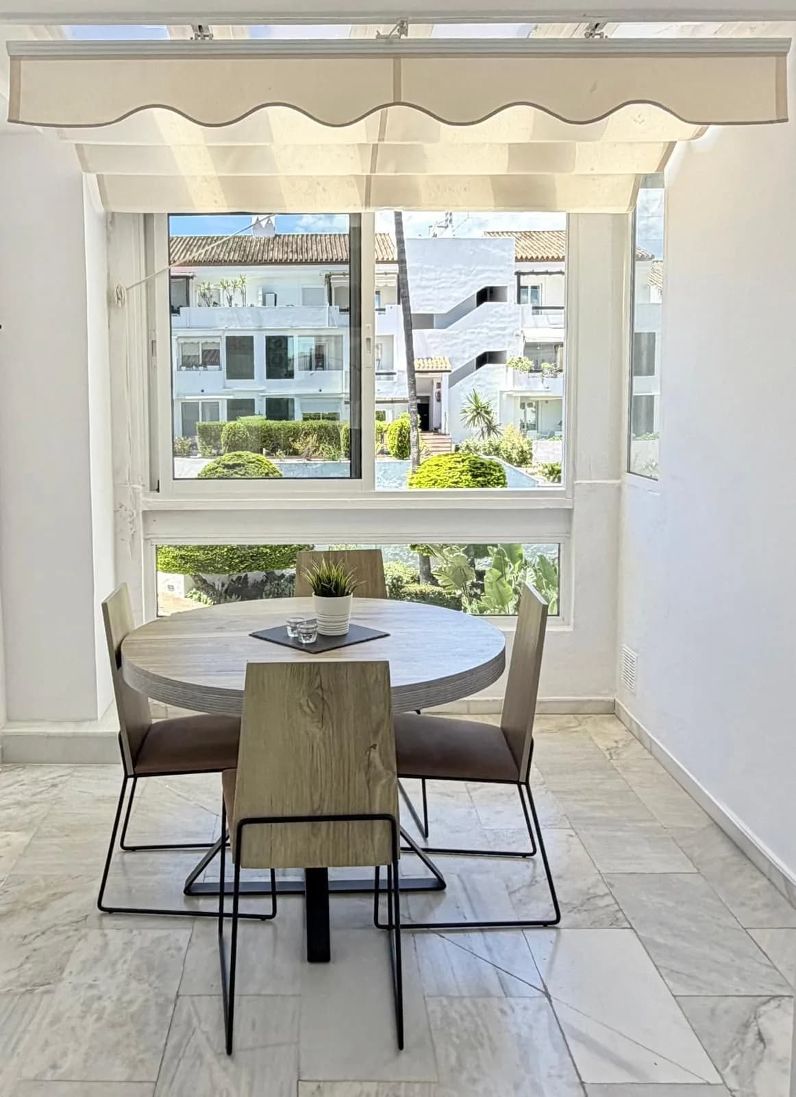 3 Bedroom Penthouse Duplex for Sale in Estepona, Málaga - Image 4