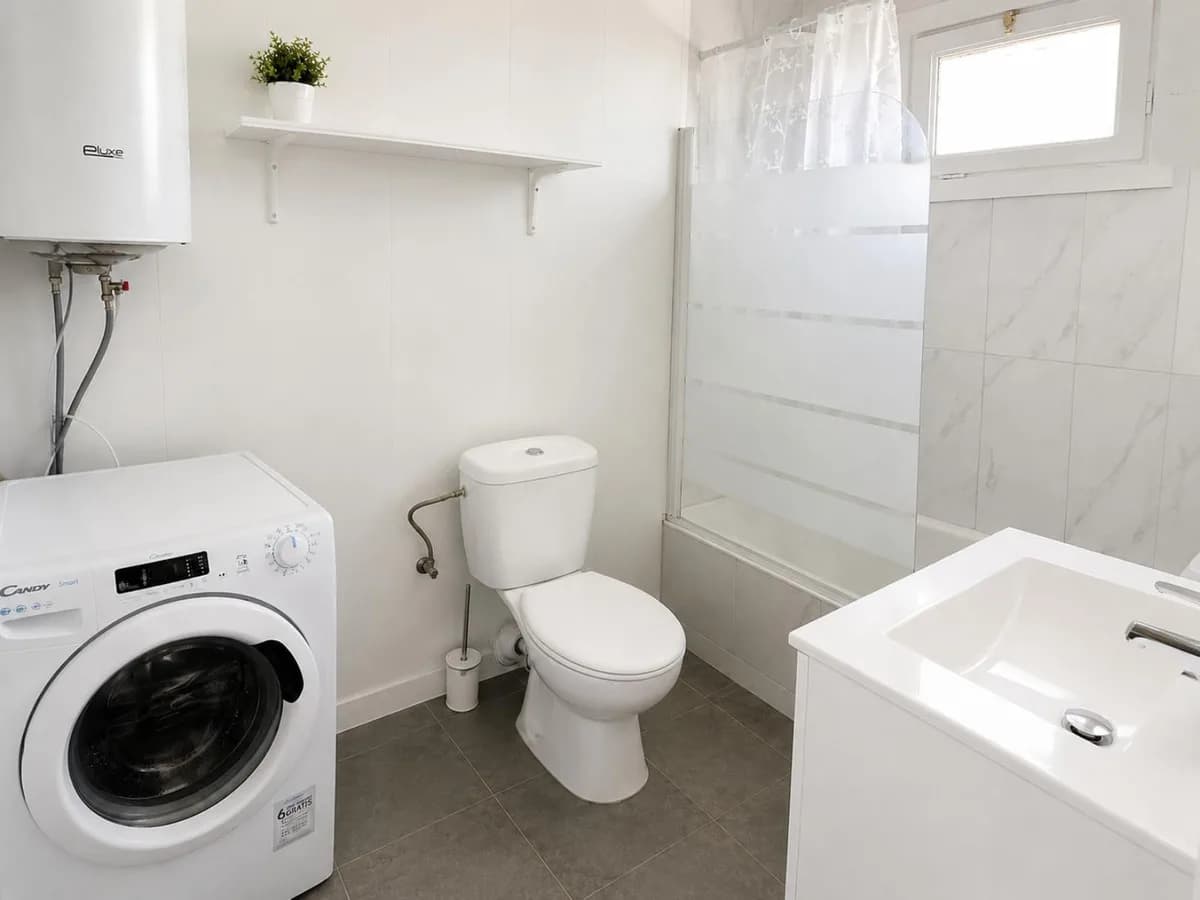1 Bedroom Middle Floor Apartment for Sale in Calypso, Málaga - Image 8