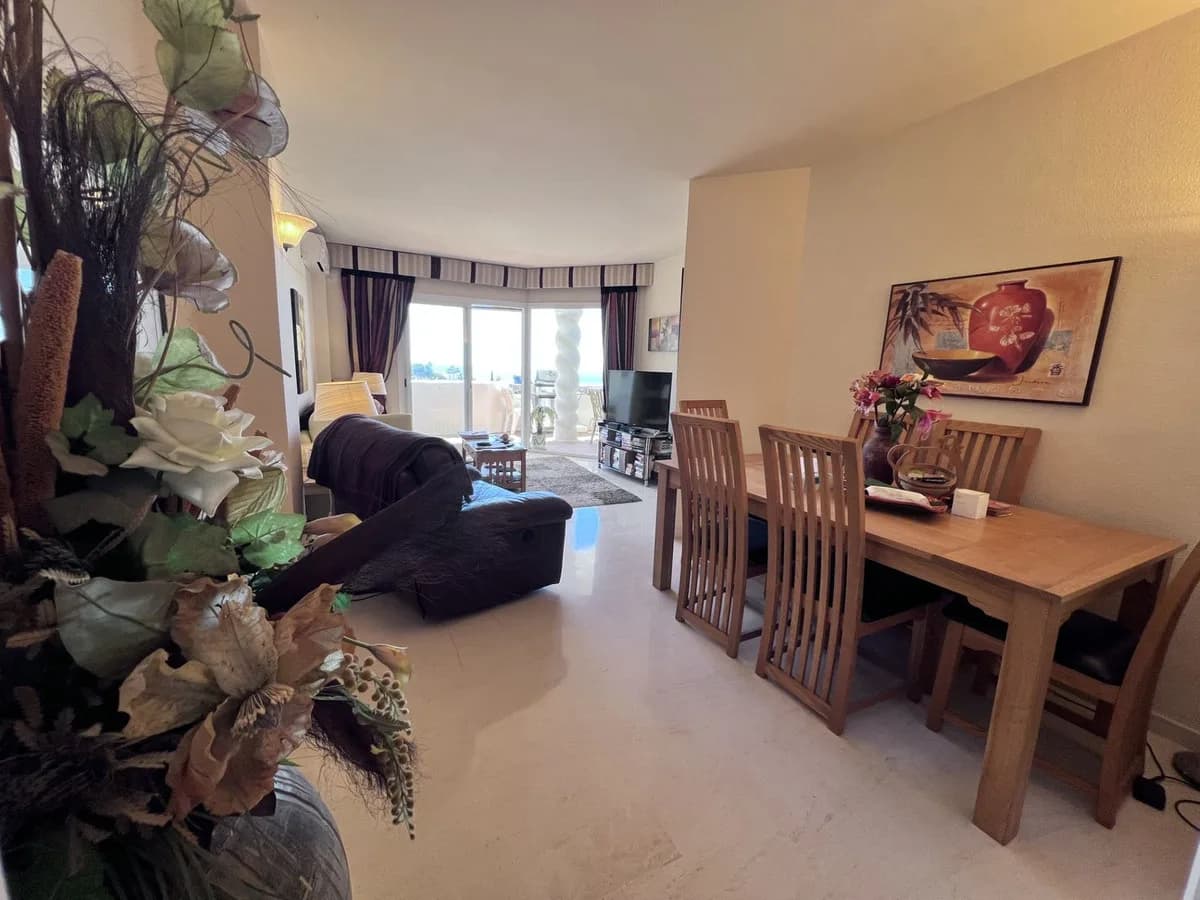 2 Bedroom Top Floor Apartment for Sale in Calahonda, Málaga - Image 6