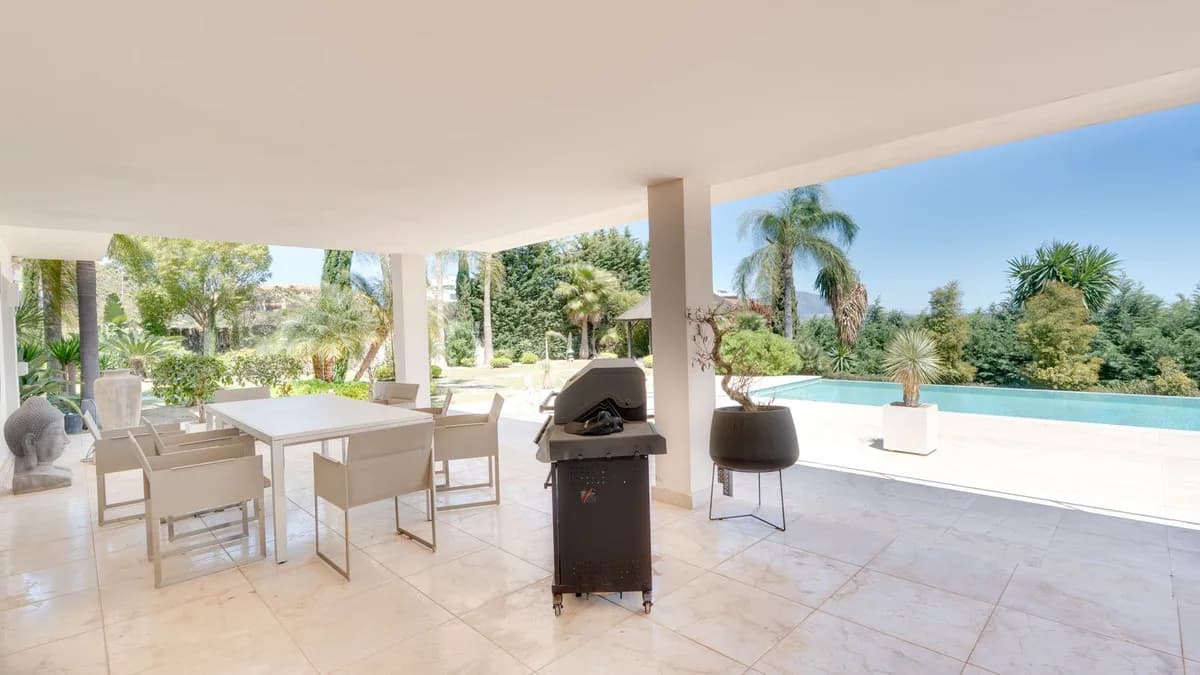 4 Bedroom Detached Villa for Sale in Calanova Golf, Málaga - Image 4