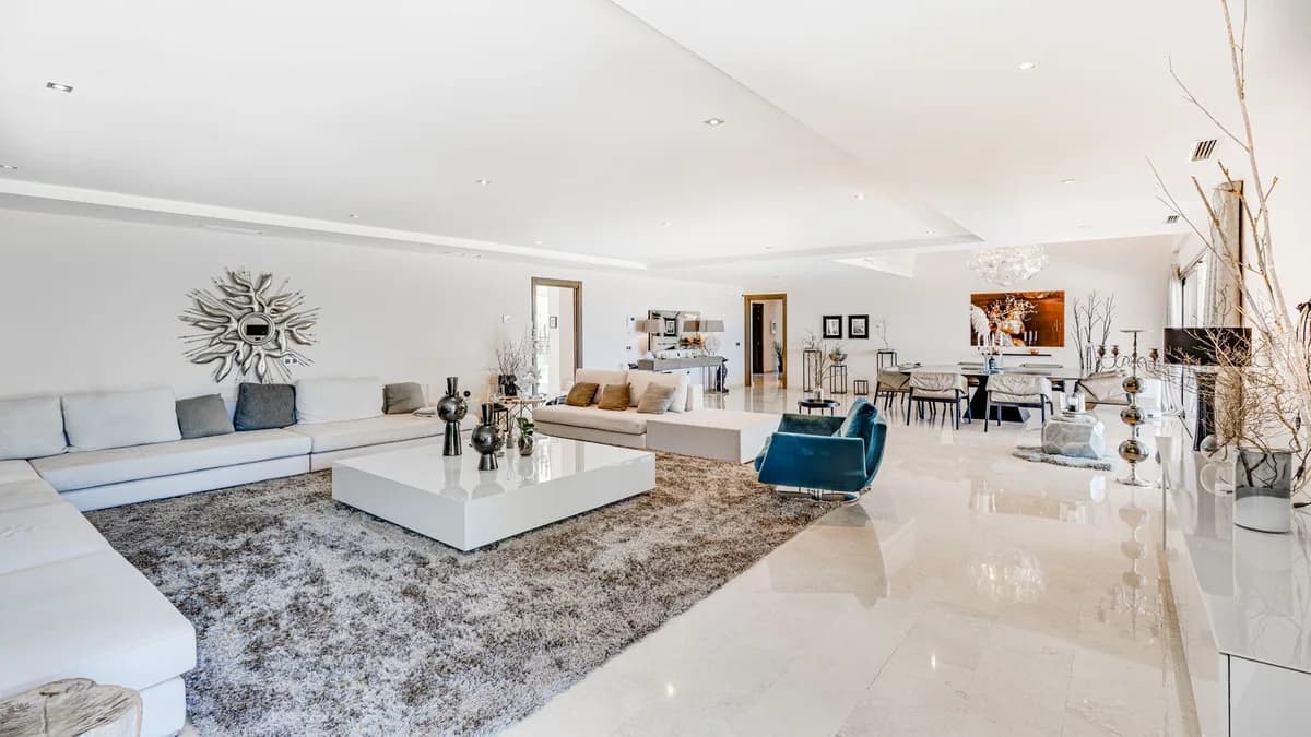 4 Bedroom Detached Villa for Sale in Calanova Golf, Málaga - Image 6
