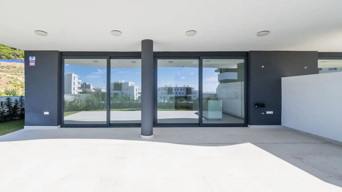2 Bedroom Ground Floor Apartment for Sale in Fuengirola, Málaga - Image 5
