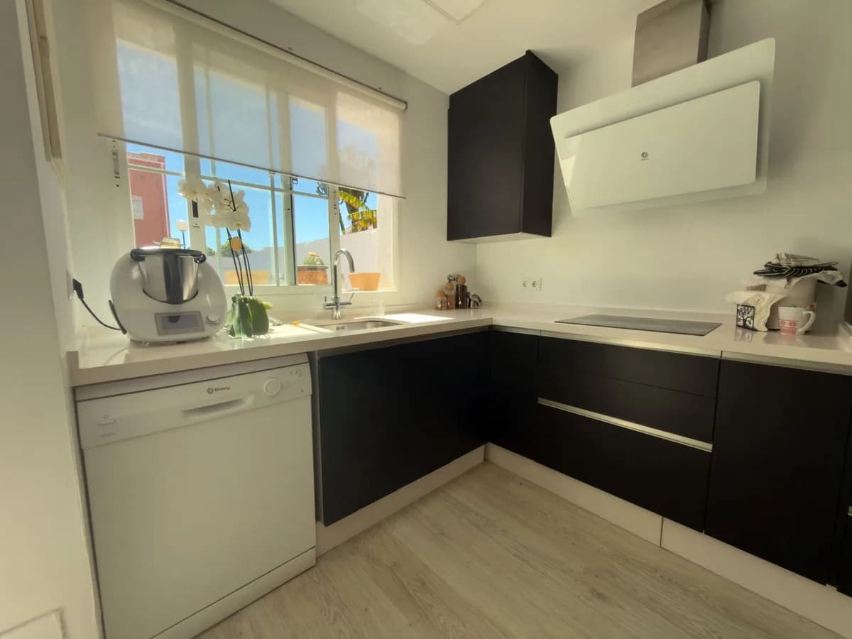 2 Bedroom Townhouse for Sale in Benalmadena, Málaga - Image 3