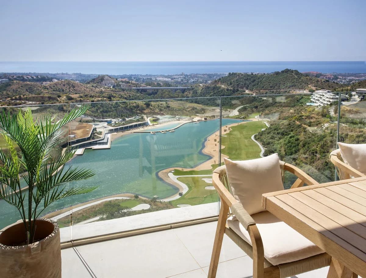 2 Bedroom Penthouse for Sale in Benahavís, Málaga - Image 4