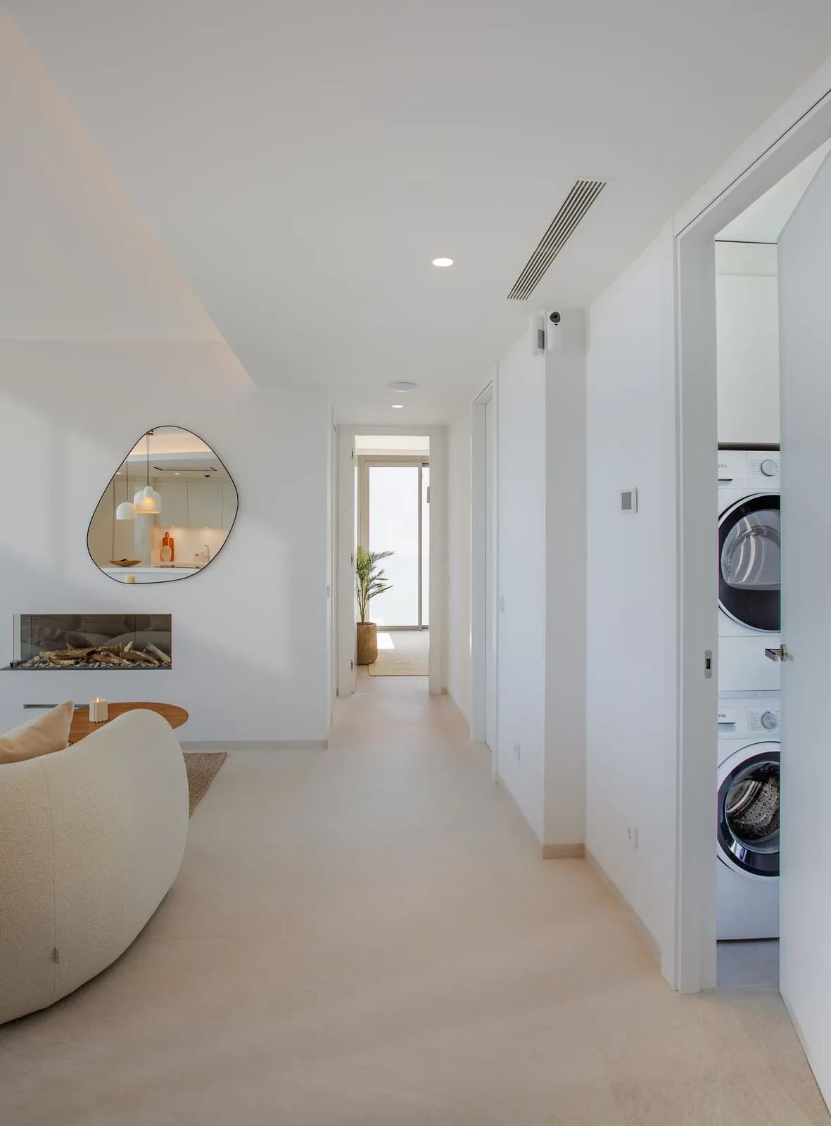 2 Bedroom Penthouse for Sale in Benahavís, Málaga - Image 5