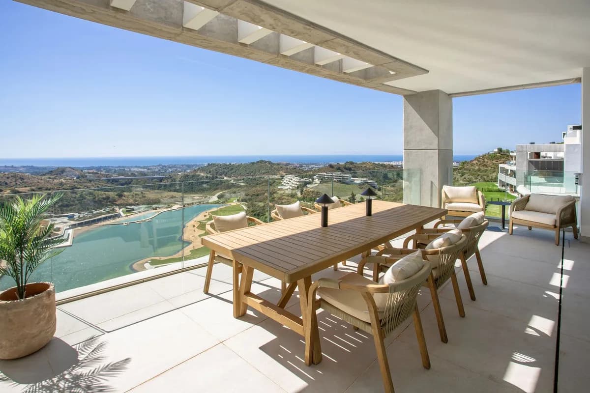 2 Bedroom Penthouse for Sale in Benahavís, Málaga - Image 6