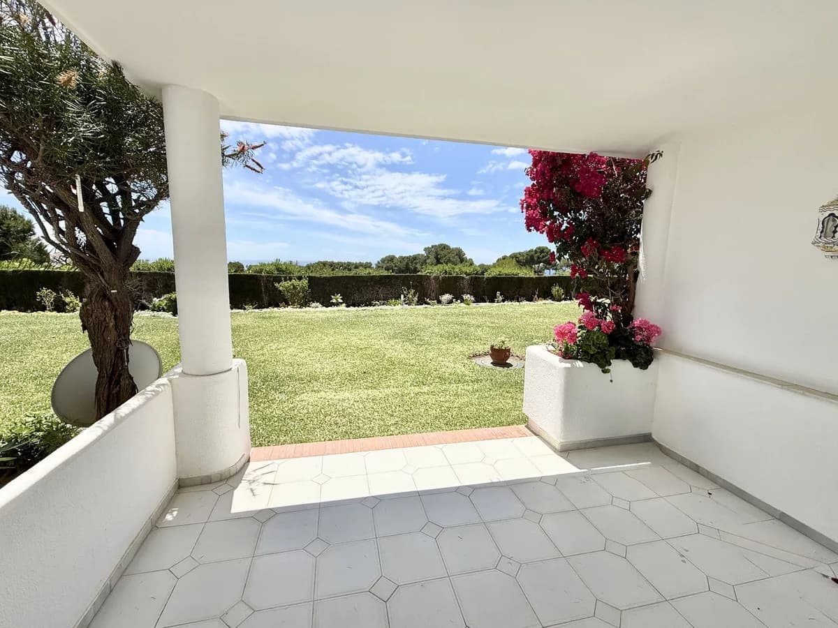 2 Bedroom Ground Floor Apartment for Sale in Miraflores, Málaga - Image 7