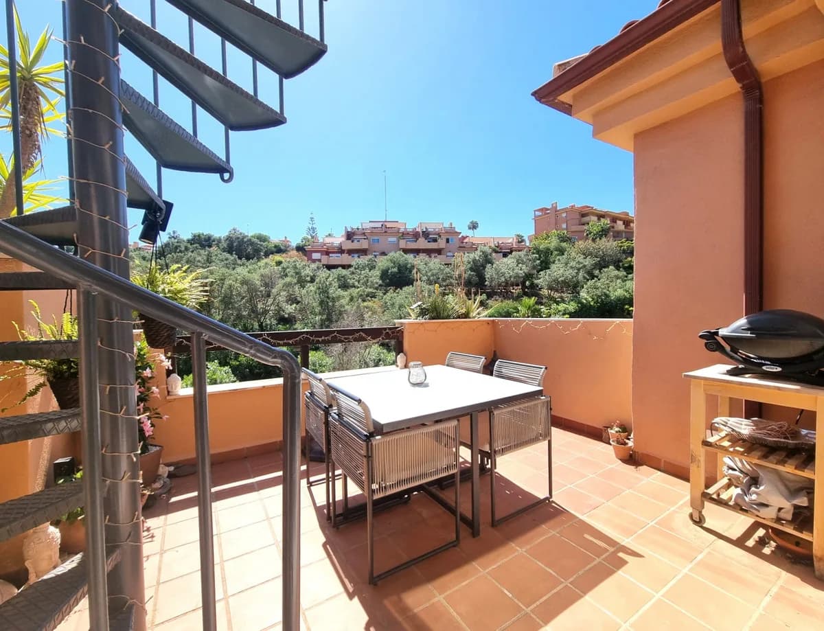 2 Bedroom Penthouse for Sale in Reserva de Marbella, Málaga - Image 5