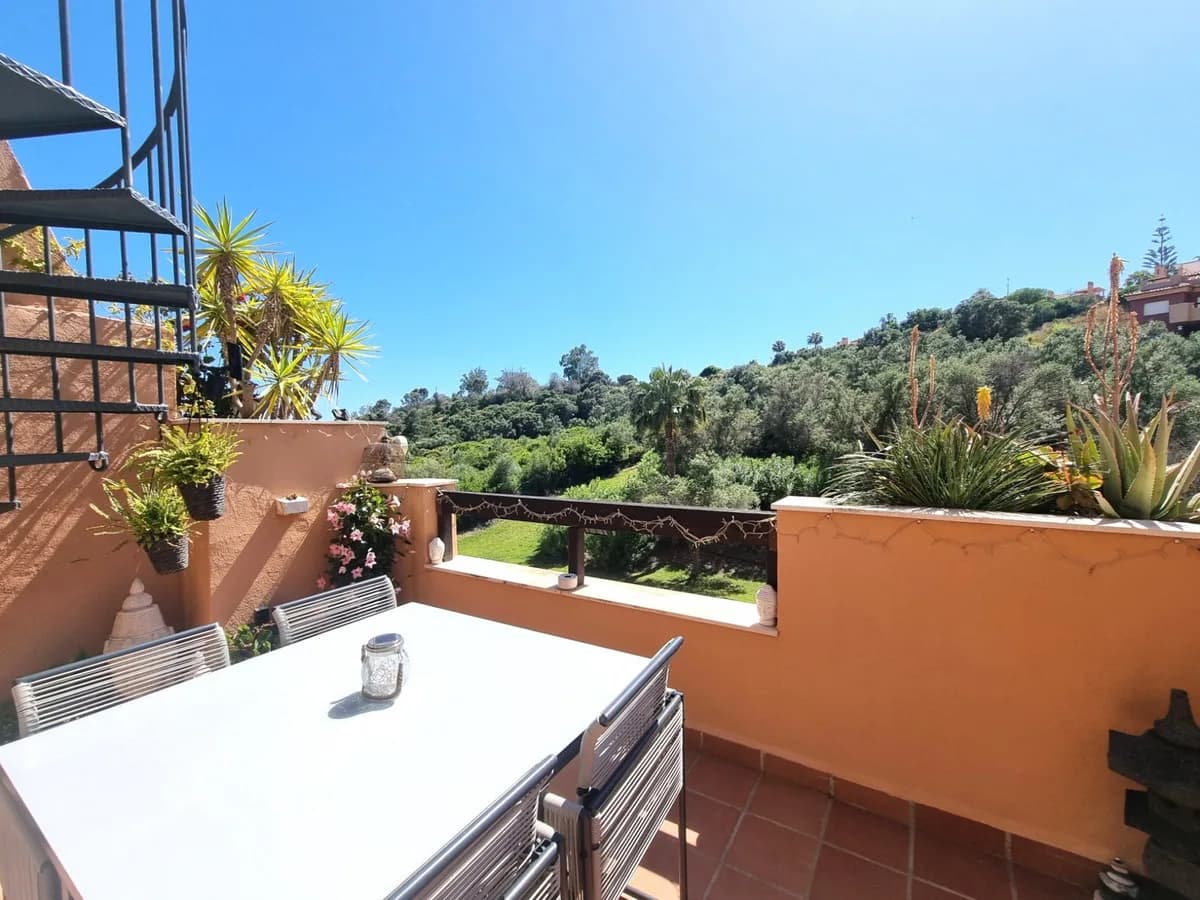 2 Bedroom Penthouse for Sale in Reserva de Marbella, Málaga - Image 6