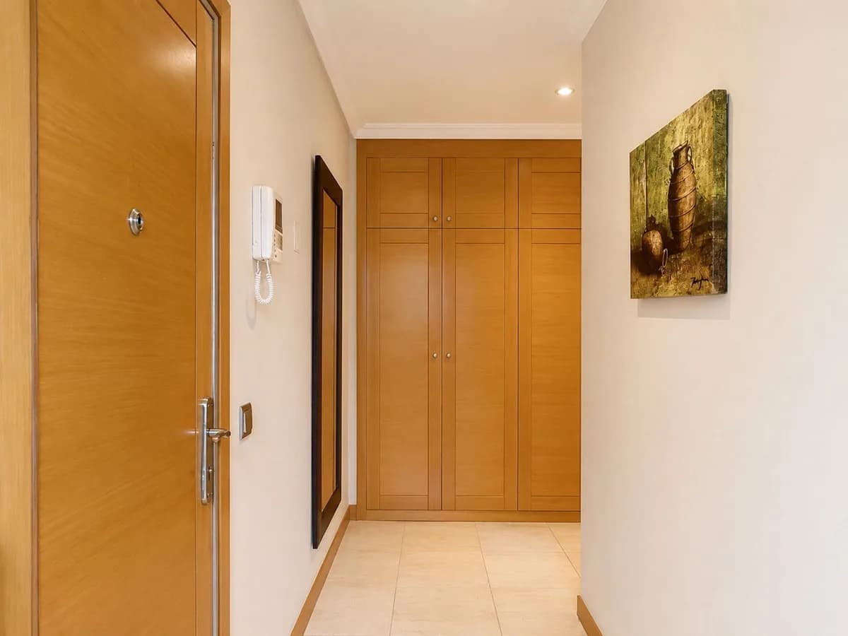 2 Bedroom Middle Floor Apartment for Sale in Selwo, Málaga - Image 8