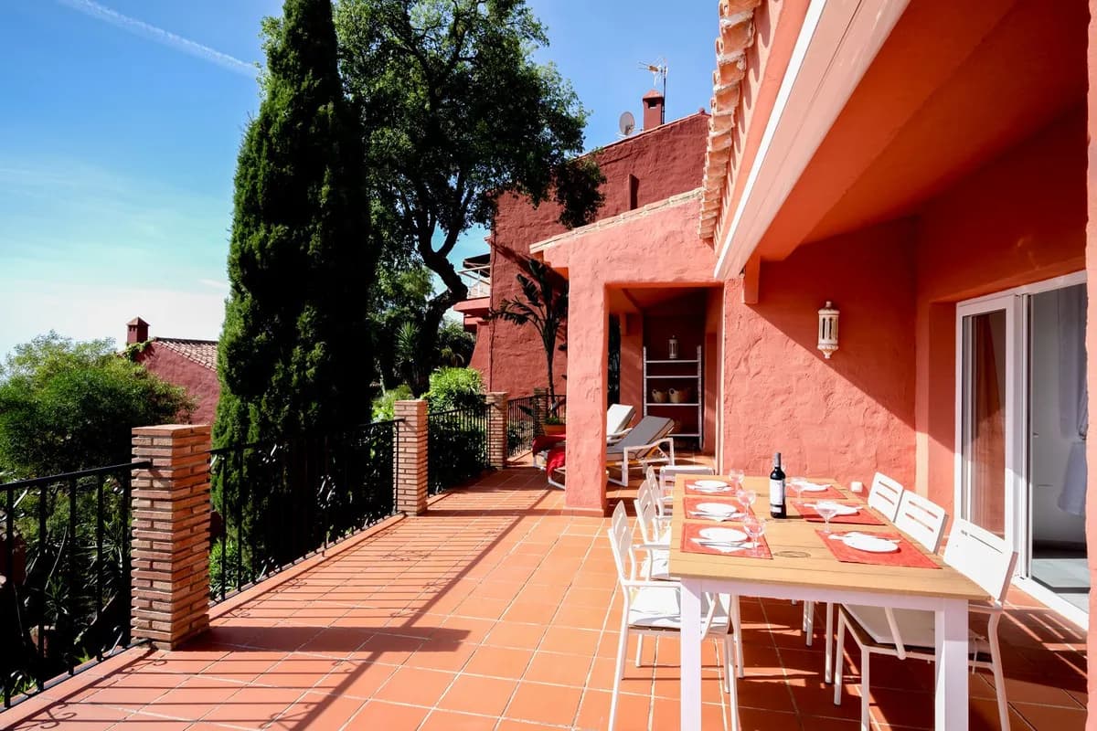 4 Bedroom Detached Villa for Sale in Elviria, Málaga - Image 3