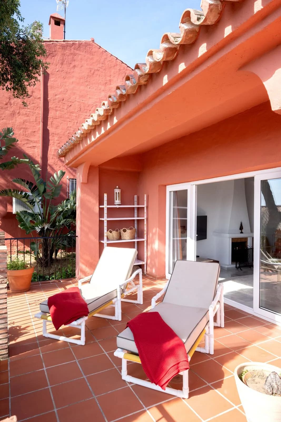 4 Bedroom Detached Villa for Sale in Elviria, Málaga - Image 5