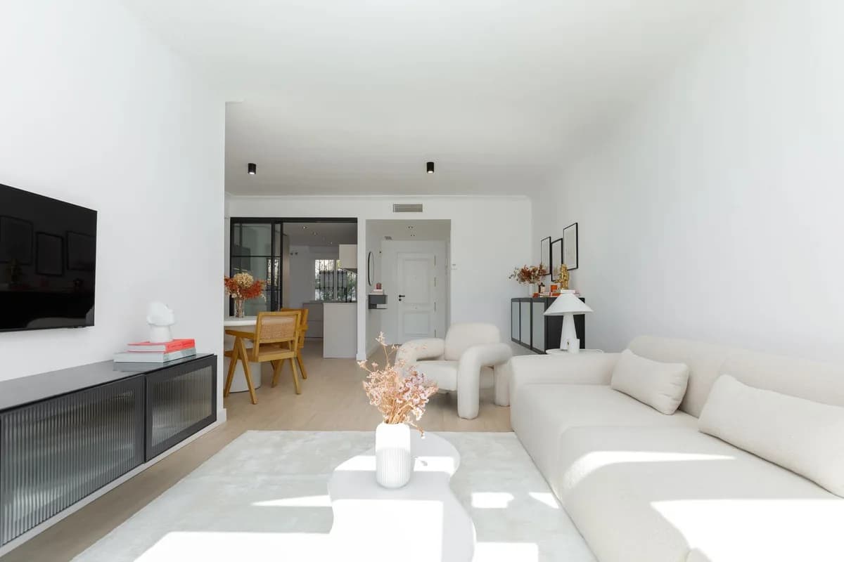 3 Bedroom Ground Floor Apartment for Sale in La Quinta, Málaga - Image 4