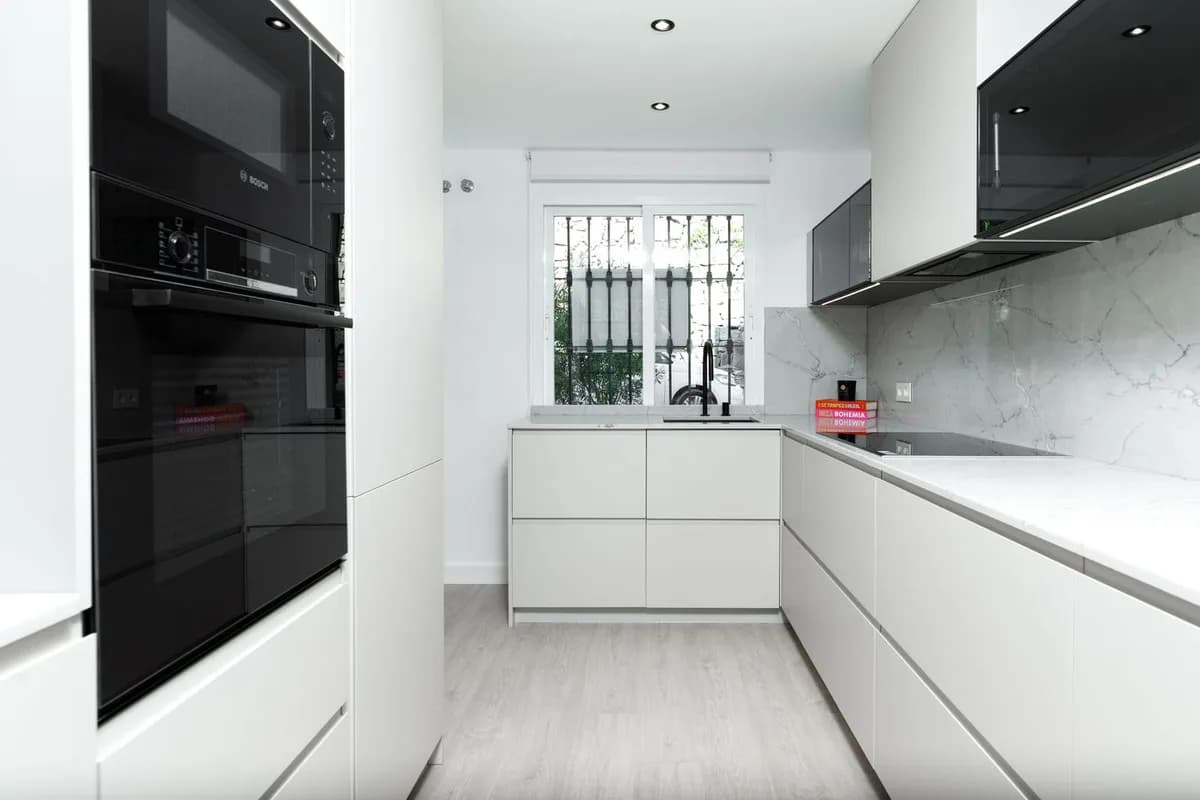 3 Bedroom Ground Floor Apartment for Sale in La Quinta, Málaga - Image 9