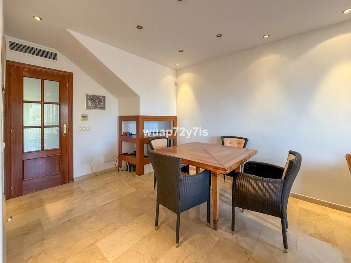 3 Bedroom Duplex for Sale in Costabella, Málaga - Image 7