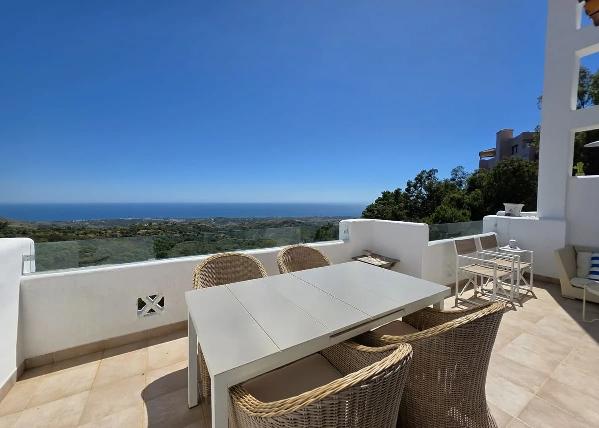 2 Bedroom Top Floor Apartment for Sale in La Mairena, Málaga