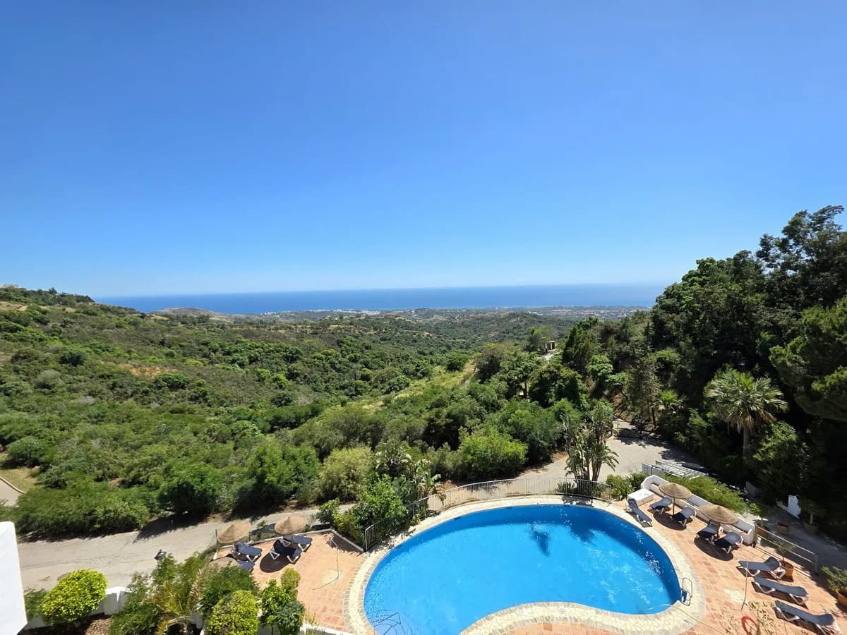 2 Bedroom Top Floor Apartment for Sale in La Mairena, Málaga - Image 5