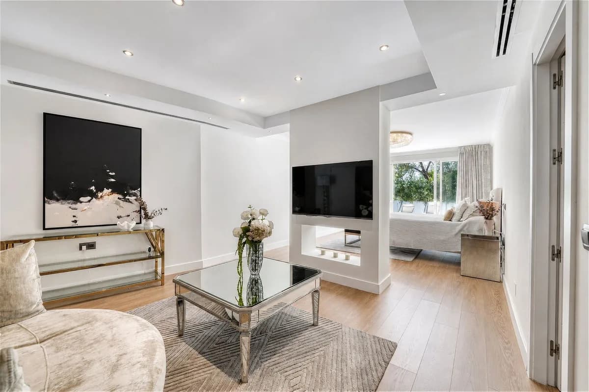 4 Bedroom Detached Villa for Sale in Benahavís, Málaga - Image 8