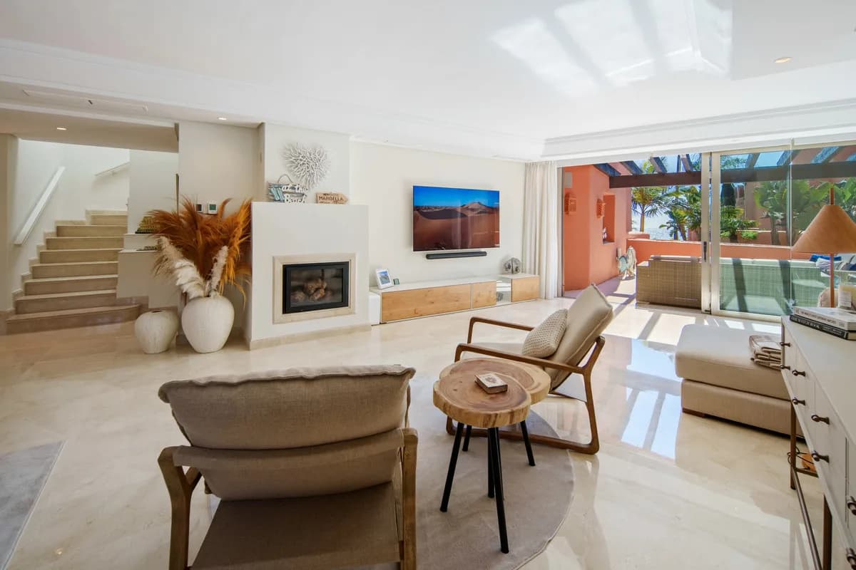 3 Bedroom Penthouse Duplex for Sale in Marbella, Málaga - Image 8