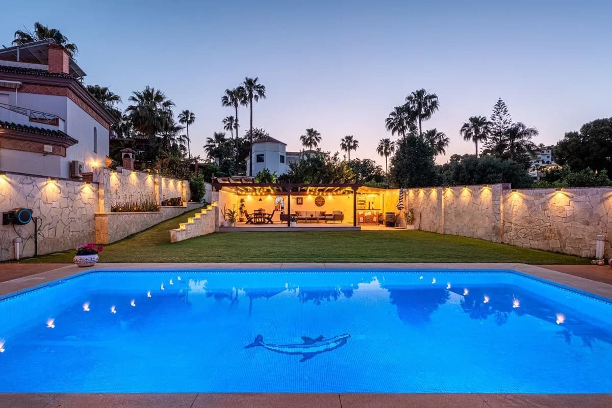 4 Bedroom Detached Villa for Sale in Sierrezuela, Málaga