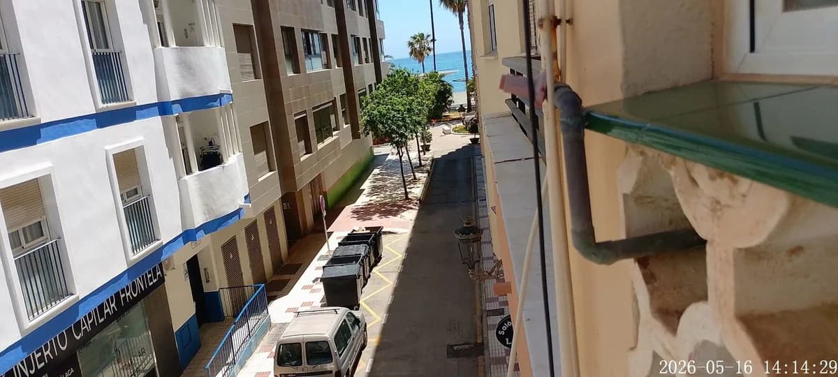 3 Bedroom Middle Floor Apartment for Sale in Estepona, Málaga - Image 5