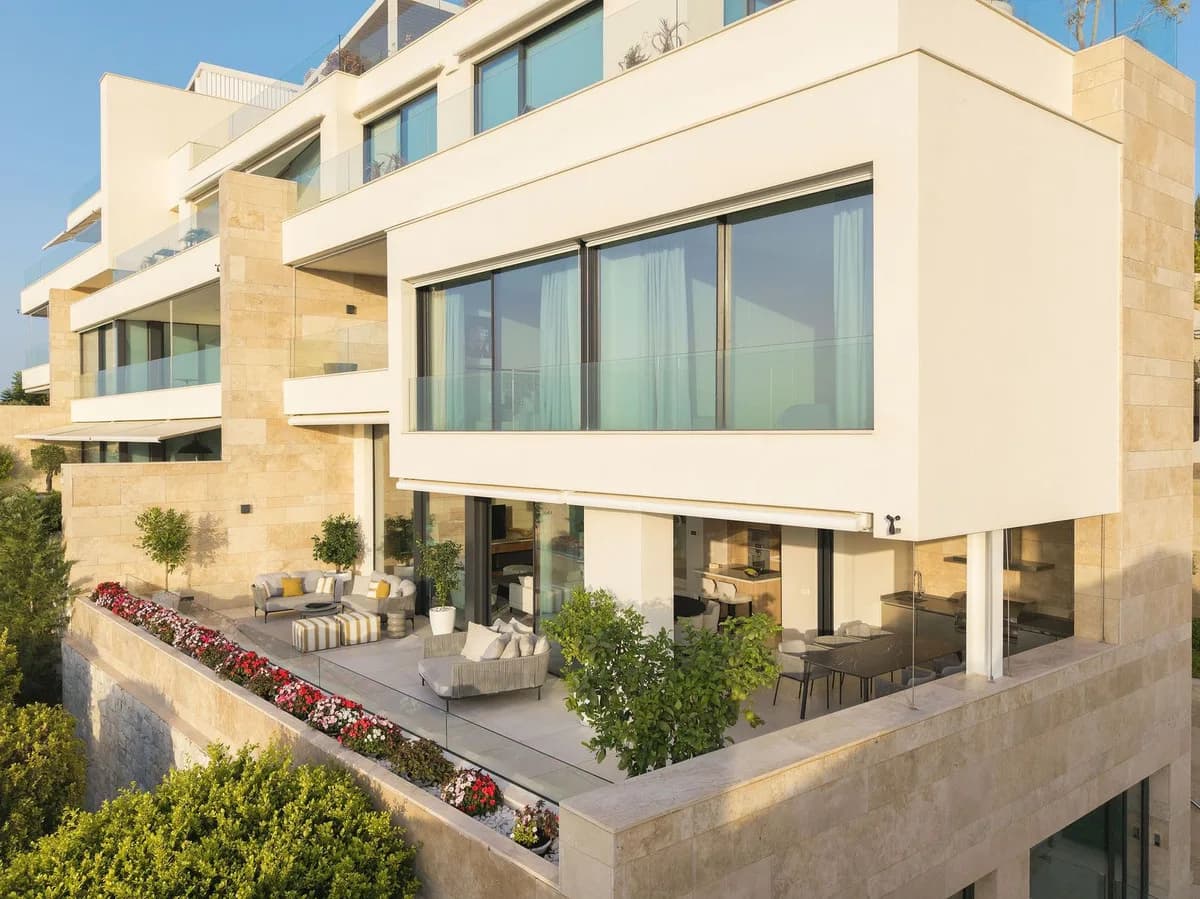 3 Bedroom Duplex for Sale in La Quinta, Málaga - Image 4