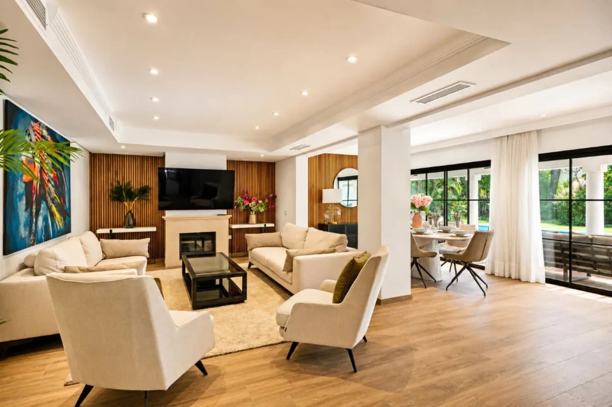 6 Bedroom Detached Villa for Sale in Hacienda Las Chapas, Málaga - Image 5