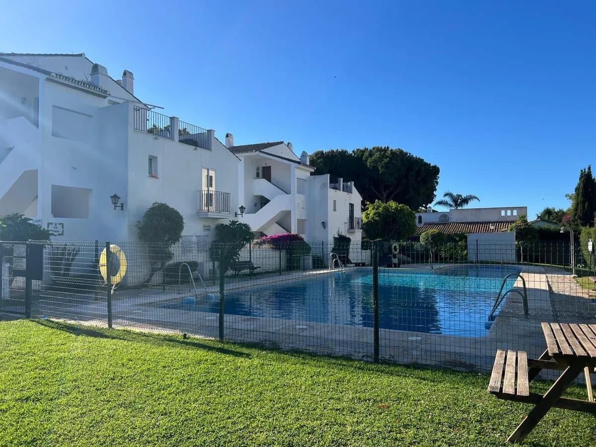 2 Bedroom Top Floor Apartment for Sale in Benamara, Málaga