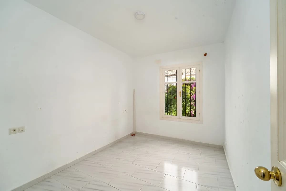 2 Bedroom Top Floor Apartment for Sale in Benamara, Málaga - Image 5