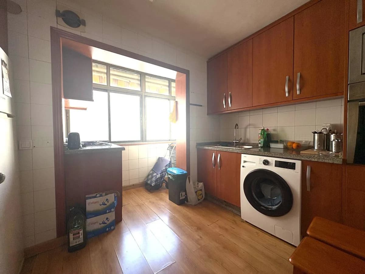 3 Bedroom Top Floor Apartment for Sale in Fuengirola, Málaga - Image 8