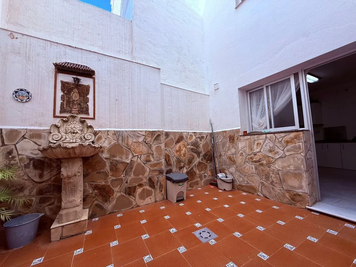 4 Bedroom Townhouse for Sale in Coín, Málaga - Image 8
