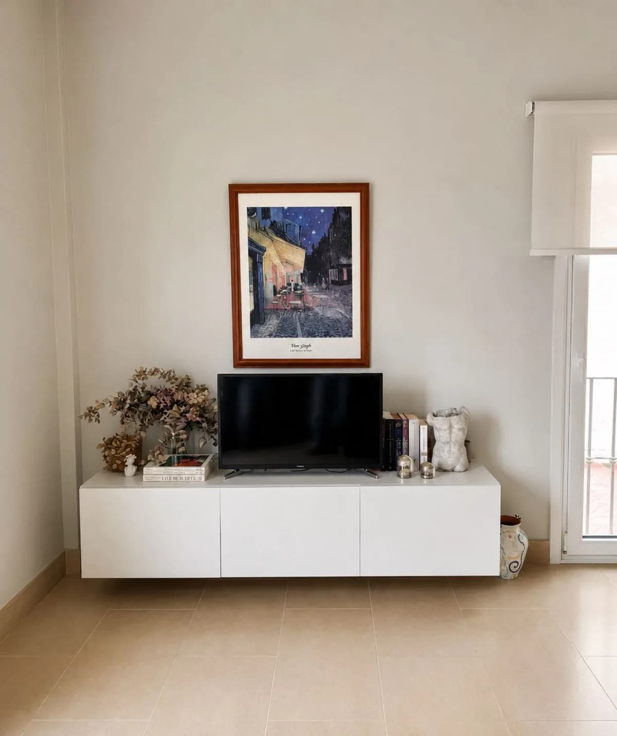 2 Bedroom Middle Floor Apartment for Sale in Pueblo Nuevo de Guadiaro, Cádiz - Image 9