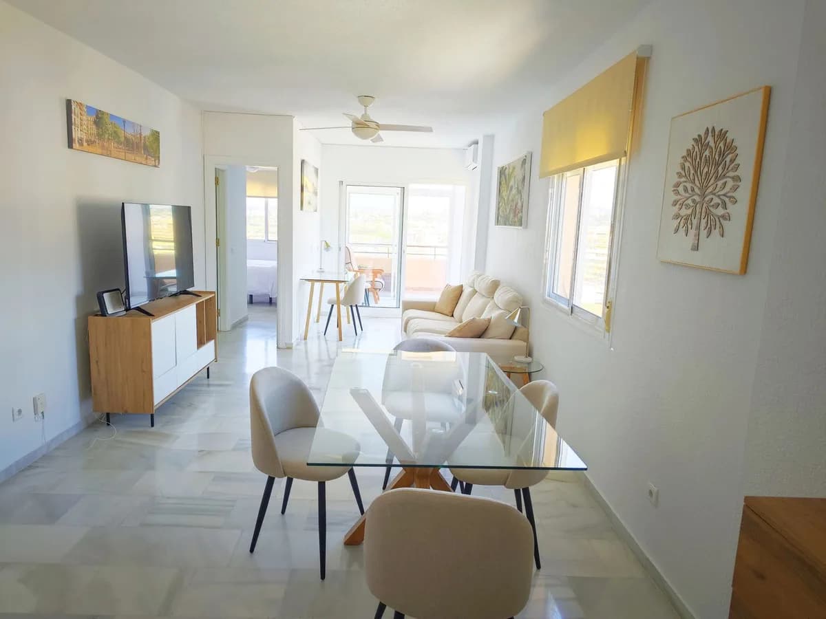 2 Bedroom Top Floor Apartment for Sale in Los Pacos, Málaga - Image 2