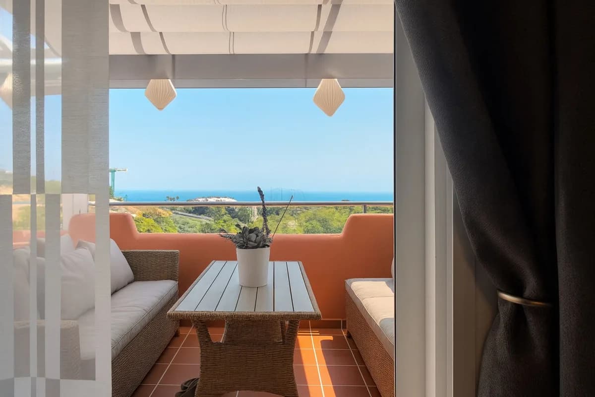 2 Bedroom Ground Floor Apartment for Sale in Casares, Málaga - Image 4
