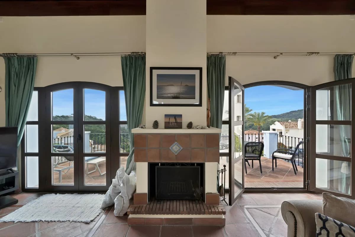 3 Bedroom Townhouse for Sale in Benahavís, Málaga - Image 5