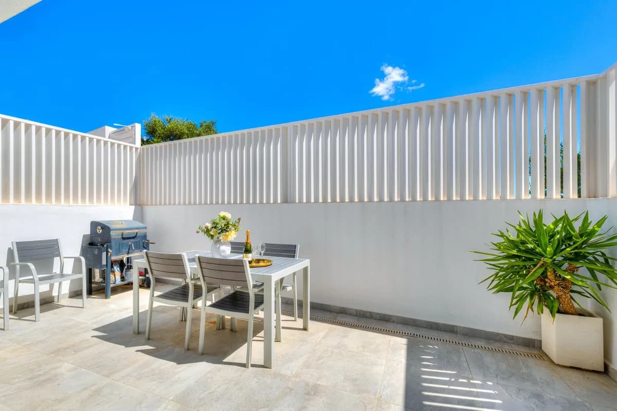 3 Bedroom Townhouse for Sale in Fuengirola, Málaga - Image 7